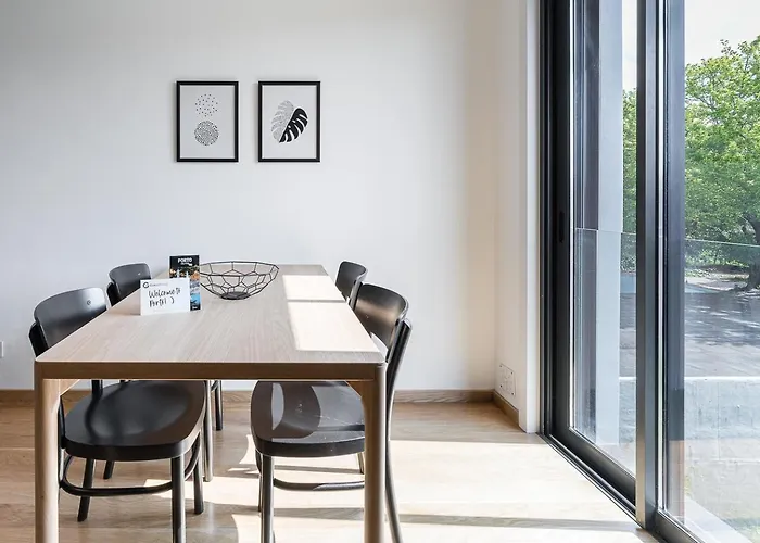 Appartement Guestready - Poet's Modern Retreat